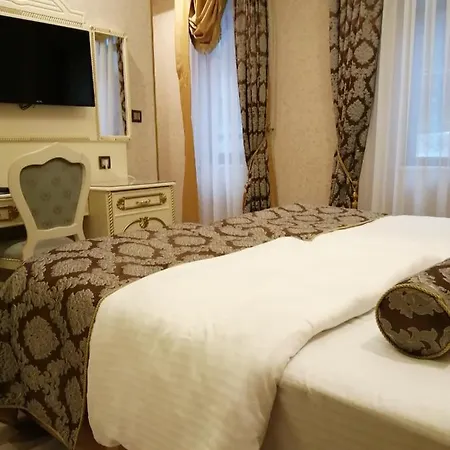 Nayla Palace Hotel-special Category Ξενοδοχείο *