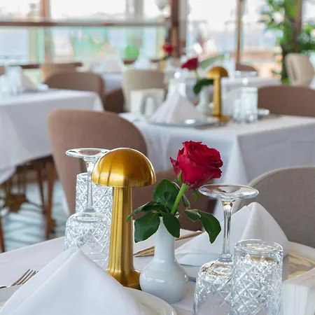 Hotel Nayla Palace Hotel-special Category *